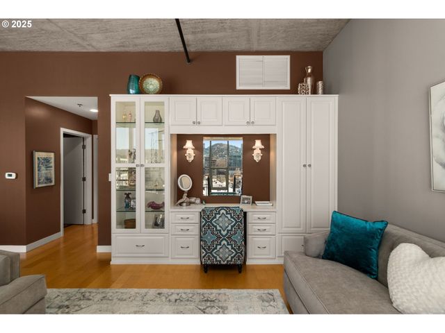 922 Nw 11TH Ave 806, Portland, OR 97209