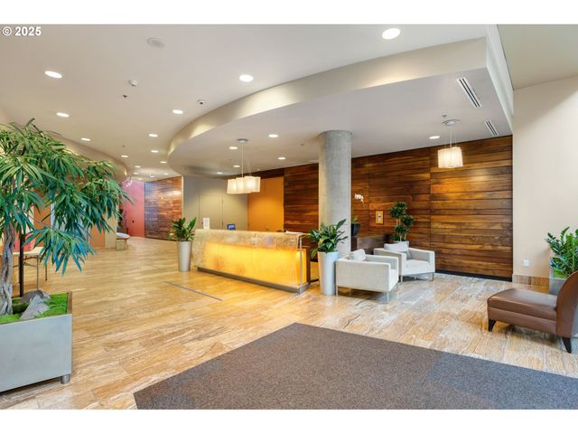 922 Nw 11TH Ave 806, Portland, OR 97209