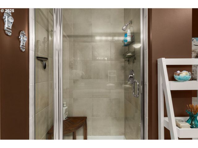 922 Nw 11TH Ave 806, Portland, OR 97209