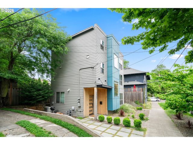 2885 Ne COUCH St, Portland, OR 97232