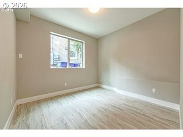 2885 Ne COUCH St, Portland, OR 97232