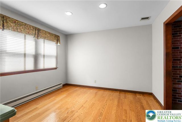 8034 Valley View Road, East Allen Twp, PA 18067