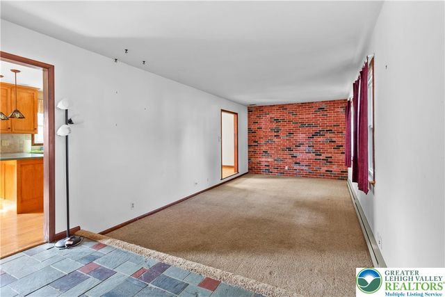 8034 Valley View Road, East Allen Twp, PA 18067