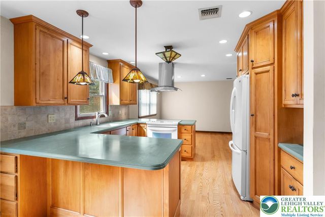 8034 Valley View Road, East Allen Twp, PA 18067