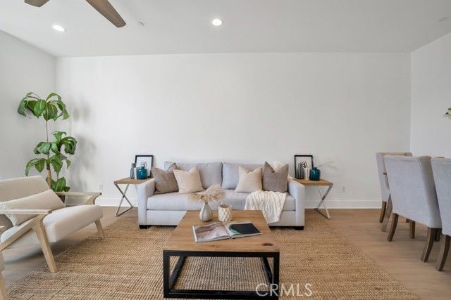 10832 W Riverton Court, Toluca Lake (los Angeles), CA 91602