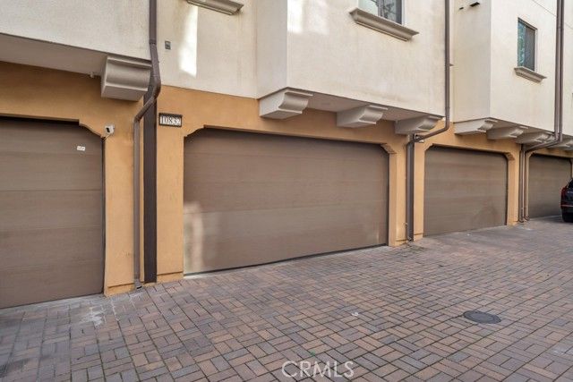 10832 W Riverton Court, Toluca Lake (los Angeles), CA 91602