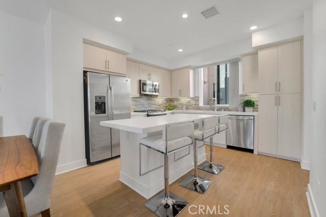 10832 W Riverton Court, Toluca Lake (los Angeles), CA 91602