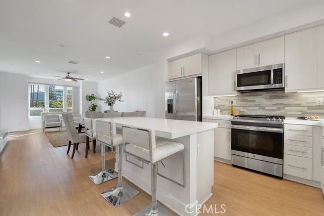 10832 W Riverton Court, Toluca Lake (los Angeles), CA 91602