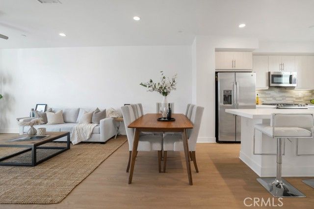 10832 W Riverton Court, Toluca Lake (los Angeles), CA 91602