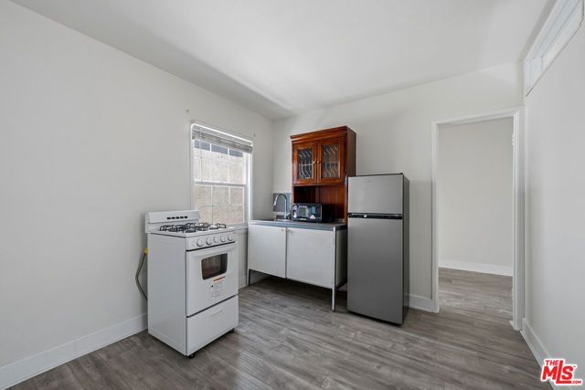 1238 S Beverly Glen Boulevard 10, Los Angeles, CA 90024