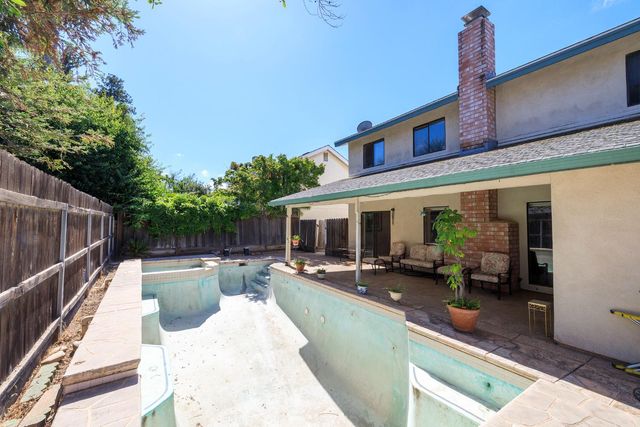 2533 Burlwood Dr, Modesto, CA 95355