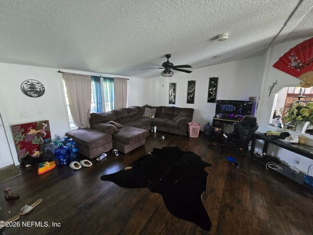 11363 W THOMAS Drive, Macclenny, FL 32063