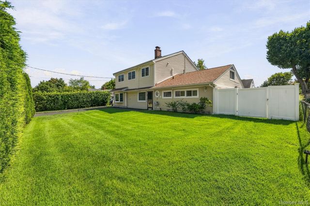 4 Manitou Trail, White Plains, NY 10603