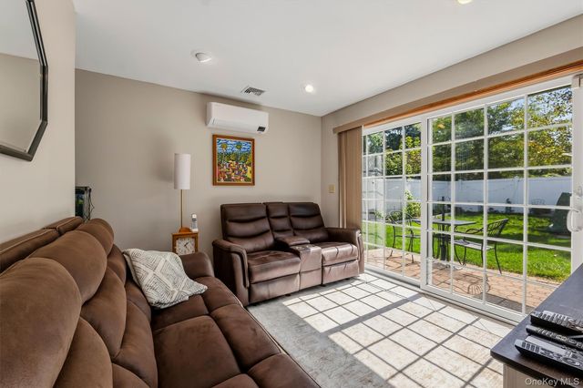 4 Manitou Trail, White Plains, NY 10603