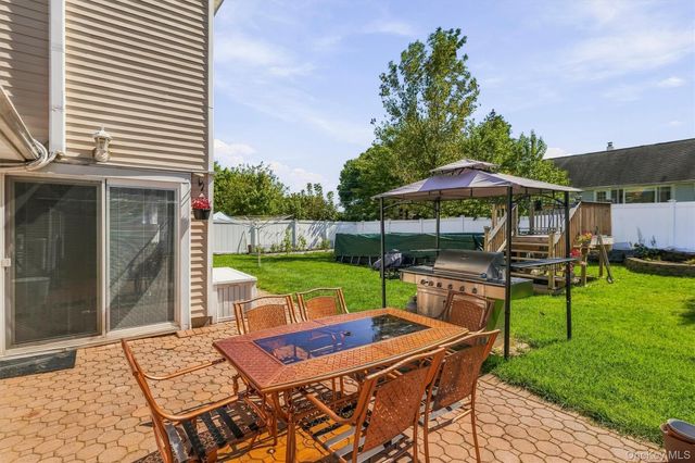 4 Manitou Trail, White Plains, NY 10603