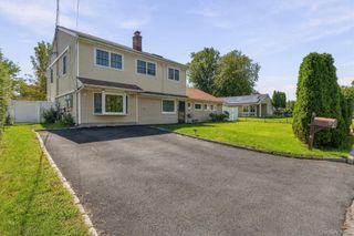 4 Manitou Trail, White Plains, NY 10603