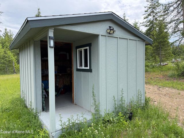 12572 E Parks RD, Athol, ID 83801