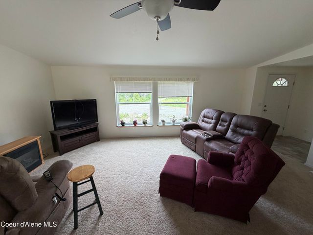 12572 E Parks RD, Athol, ID 83801