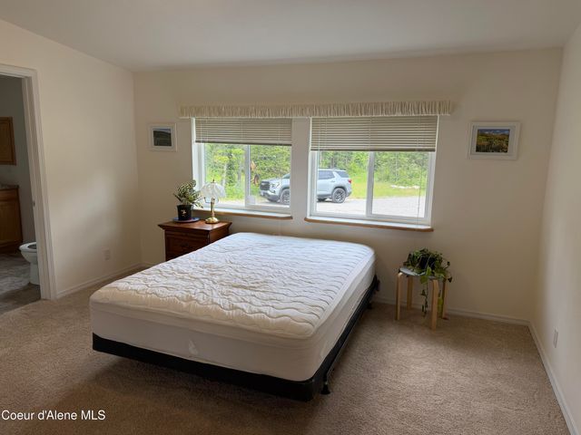 12572 E Parks RD, Athol, ID 83801