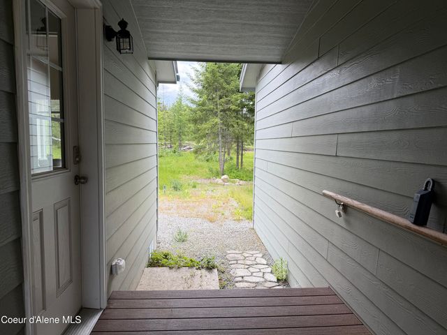 12572 E Parks RD, Athol, ID 83801