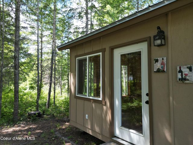 12572 E Parks RD, Athol, ID 83801