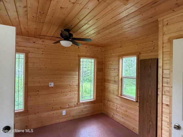 12572 E Parks RD, Athol, ID 83801