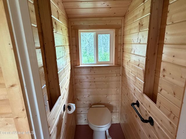 12572 E Parks RD, Athol, ID 83801
