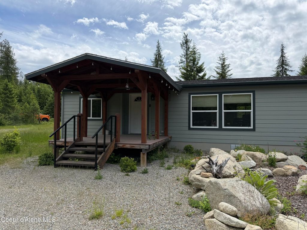 12572 E Parks RD, Athol, ID 83801