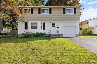 104 Meadow River Drive, Clay, NY 13090