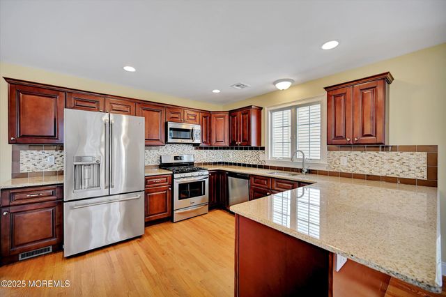 15 Griggs Avenue, Port Monmouth, NJ 07758