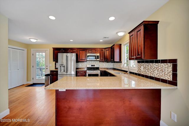 15 Griggs Avenue, Port Monmouth, NJ 07758