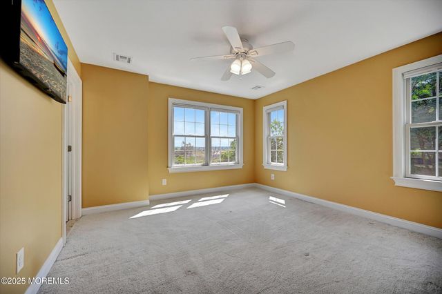 15 Griggs Avenue, Port Monmouth, NJ 07758