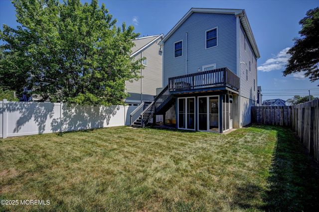 15 Griggs Avenue, Port Monmouth, NJ 07758