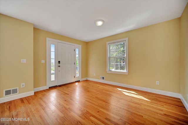 15 Griggs Avenue, Port Monmouth, NJ 07758