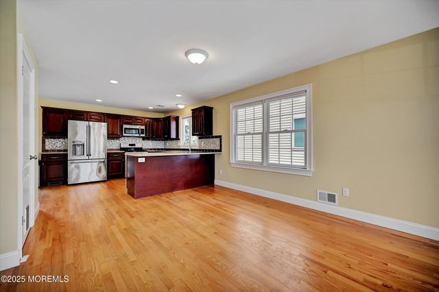 15 Griggs Avenue, Port Monmouth, NJ 07758