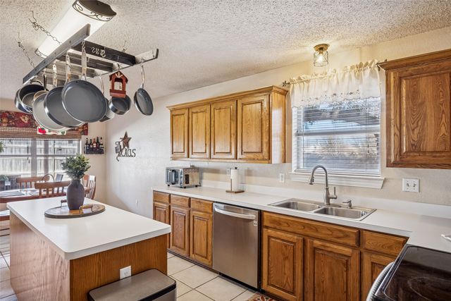 5101 Wilkes Court, Arlington, TX 76017