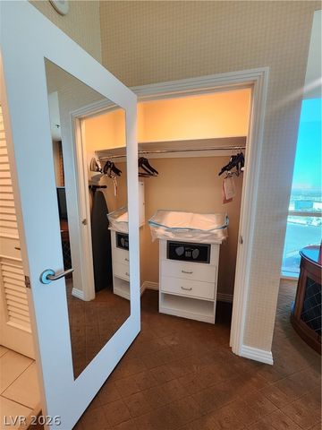 135 East Harmon Avenue 3320, Las Vegas, NV 89109
