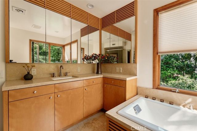 13201 Cheltenham, Sherman Oaks, CA 91423