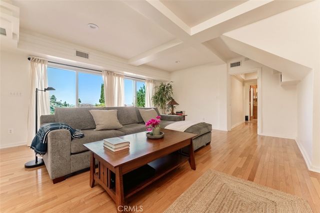 13201 Cheltenham, Sherman Oaks, CA 91423