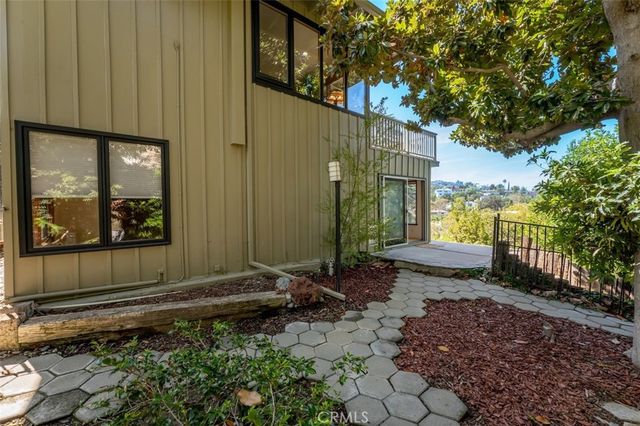 13201 Cheltenham, Sherman Oaks, CA 91423