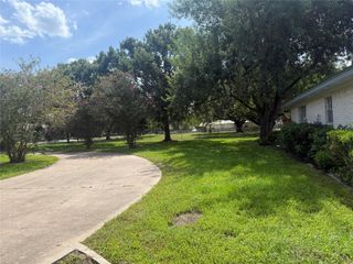 717 E Sycamore Street, Pearland, TX 77545