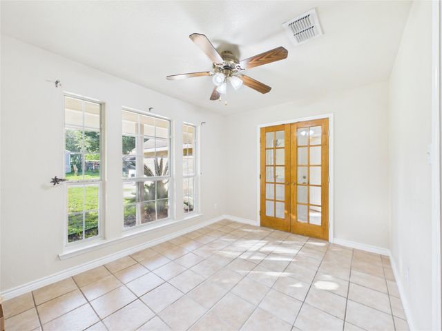 1125 Iris Crescent DR, Floresville, TX 78114