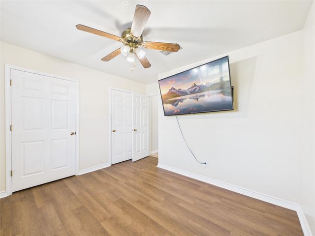1125 Iris Crescent DR, Floresville, TX 78114