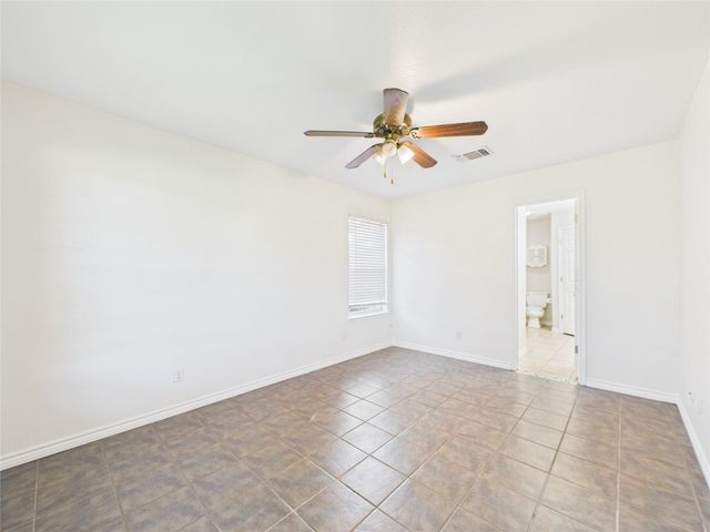 1125 Iris Crescent DR, Floresville, TX 78114