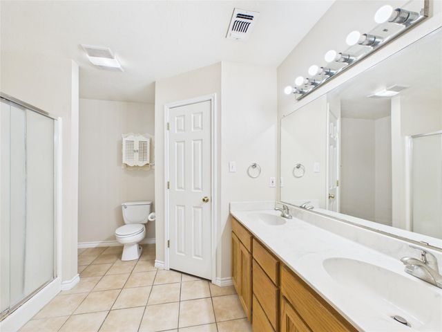 1125 Iris Crescent DR, Floresville, TX 78114