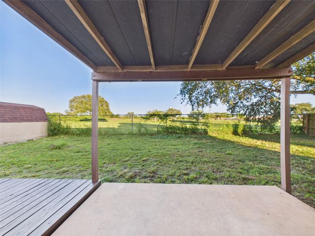 1125 Iris Crescent DR, Floresville, TX 78114
