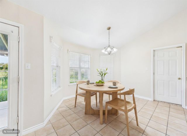 1125 Iris Crescent DR, Floresville, TX 78114