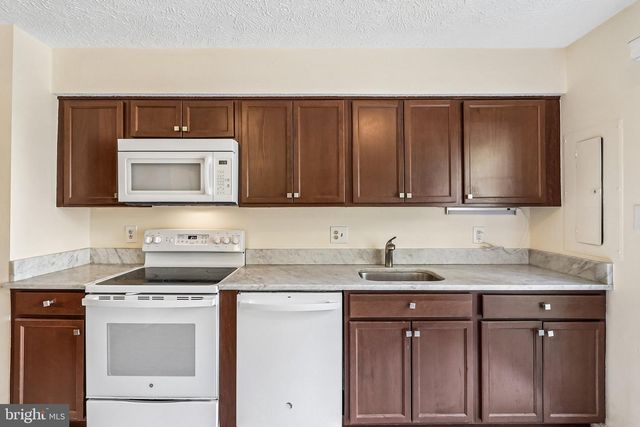 14002-D WALTER BOWIE LN, Centreville, VA 20121