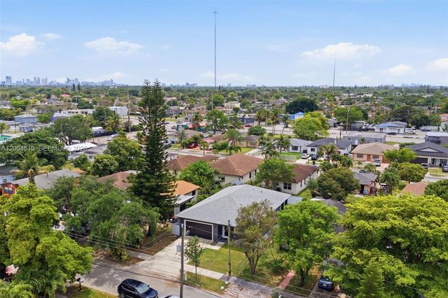 5628 Flagler St, Hollywood, FL 33023