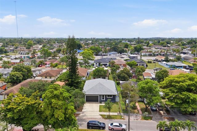 5628 Flagler St, Hollywood, FL 33023